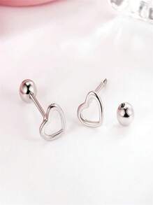 1 Pair Of Hollowed-Out Heart-Shaped Ear Studs With Heart-Shaped Screws