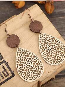 1 Pair Retro Hollow Spiderweb Pattern Wooden Dangle Earrings