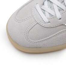 Adidas Originals Zapatillas Adidas Gazelle Indoor W para mujeres - Deportivas casuales ligeras, cómodas y duraderas - Gris claro/blanco/amarillo resina - Ver 8