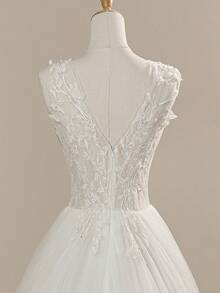 无袖深 V 领花卉蕾丝重珠刺绣梦幻淑女纯色仙女浪漫薄纱束腰优雅拖尾婚纱，白色，适合户外、草坪、海滩、婚礼派对 - 白色 - 查看 11