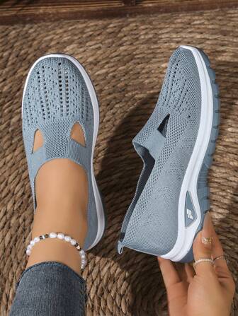 1 Pair Women's Knitted Hollow Slip-On Shoes, Breathable Comfortable Soft Bottom Casual Shoes, Multi-Color Versatile Slouchy Walking Shoes, Recommend Sizing Up For Mom Shoes