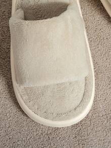 نعال منزلية كاجوال للنساء، ذات لون أحادي مفتوحة من الأمام، قاع مسطح بارتفاع 2 سم، من مادة EVA خفيفة الوزن مانعة الانزلاق، مريحة للاستخدام في المنزل والنوم وداخلي وخارجي، مناسبة للخريف والشتاء - رمادي - مشاهدة 6