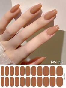 22/44/66/88片装免烤灯软胶美甲贴纸，简约纯色美甲按压式贴纸，哥特风闪粉全覆盖美甲贴纸，多种尺寸可选，黑色、白色、红色、圣诞节、万圣节、深绿色、粉色、黄色、香槟金等多种颜色。 - 彩色 - 查看 19