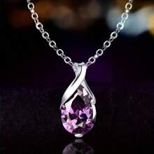 Um Elegante e Luxuoso Colar Feminino com Pingente em Formato de Lágrima de Ametista, Adequado para Noivas, Noivados, Casamentos e Presentes de Aniversário.