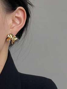 1 Pair Minimalist Textured Geometric Asymmetrical Fashion Stud Earrings For Women - Yellow Gold - View 3