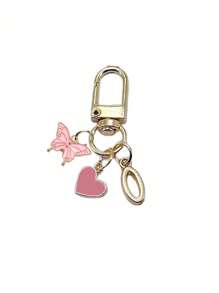 Item indispensável para o verão - Chaveiro com letra em formato de coração e borboleta rosa, com iniciais e mensagem de presente / Carta de amor | Acessório de chaveiro de coração | Pingente de bolsa personalizado | Presente, chaveiro, acessórios exclusivos para celular, design simples, presente para amigos, família, namoradas, acessórios para atividades ao ar livre, acessórios para festas, presentes, lembranças, pingente de bolsa feminina, pingente de carro, presente para meninas, presente personalizado para casamento na praia, presente ideal para madrinhas