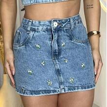 Saia Jeans Feminina Marmorizada com Bordado de Flores – Cós Alto | 100% Algodão (Sem Elastano) - Cinza Claro - Visão 2