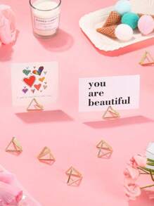 Triangle Card Clip, Mini Desk Card Clip, Photo Clip, Memo Clip, Business Card Clip, Desk Card Clip, Triangle/Heart Shaped Table Number Clip, Wedding Table Card Clip, Mini Business Card Clip, Cutlery Display Rack, Picture Clip, Center Decor, Commemorative Party, Suitable For Wedding, Birthday Party, Office, Dining Table, Menu Clip (Random Color)