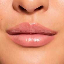 Bálsamo labial brillante Fresh Kiss de ColourPop - Cuidado labial hidratante enriquecido con péptidos, ácido hialurónico, manteca de karité y vitamina E para una fórmula ultra acolchada - Watermelon Sugar (14g)