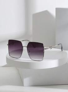 Lunettes de soleil carrées en métal de haute qualité à la mode pour femmes, lunettes de soleil en alliage de cuivre au design polyvalent et décontracté. Parfaites pour toute saison, pour sortir, pour les tenues de plage, de vacances et en cadeau pour la famille et les amis