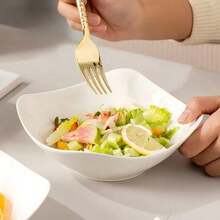 Juego de 4 piezas/8 piezas de platos y tazones de ensalada blancos de 7,8 pulgadas, tazones y platos de plástico reutilizables para platos fríos, comida caliente, postres, comida para fiestas, almacenamiento apilable, apropiados para reuniones familiares, hoteles, aptos para microondas, picnics al aire libre/campamento, ligeros, plegables, reutilizables, vajilla plegable para bodas de verano - Blanco - Ver 4