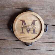 Personalisierte Monogramm Holz Untersetzer, individuell graviertes Untersetzer-Set, Untersetzer mit Halter als Geschenk, Einweihungsparty Hochzeitsgeschenk, Namensinitialen Geschenk