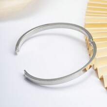 1 pièce Bracelet en acier inoxydable de mode minimaliste de luxe exquis et personnalisé, avec coquillage brillant et strass, convenant pour le port quotidien et les cadeaux, accessoire de style