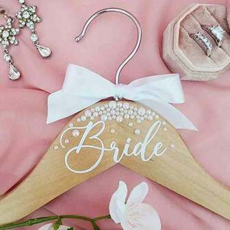 1pc Bride Printed Pearl Hanger, Wooden Wedding Decor, Bridal Party Accessory, Wedding Room Decor, Bride-To-Be & Bridesmaid Gift, Artificial Wood, No Power Required