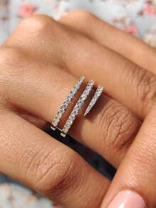 1 pieza Anillo triple de cruz exquisito totalmente de strass, adecuado para el uso diario de las mujeres, también se puede usar como accesorio para fiestas o regalo. - Cruzar tres círculos - Ver 7