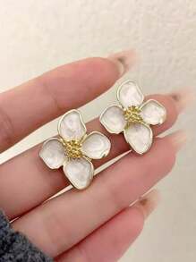 1pair Colorful Oil Drip Four Petal Flower Design Stud Earrings For Women, Suitable For Daily Wear, Simple And Versatile, Sweet Vacation Gift