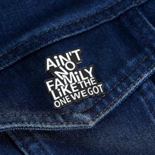 1pc There Is No Family Lapel Pin Like Me. Family Reunion Quotes: Love For Family, Gift Brooch For School And Graduation Seasons, Used For Backpacks, Fashion Accessories, Clothing Decoration, Unique Gifts Backpack For School