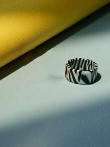 1pc Elegant Fashionable Minimalist Geometric Acrylic Ring, Colorful Cow Print Striped Translucent Rings, Suitable For Men & Women Daily Wear, Perfect Gift