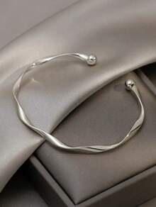 1pc Minimalist Silver Twisted Elegant Fashion Bracelet, Niche Design For Women, Chic Style