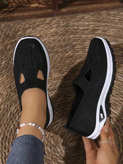 1 par de zapatos de mujer de punto con diseño calado, zapatos casuales de suela blanda y cómoda, mocasines versátiles de varios colores, talla un número talla grande grande para madres