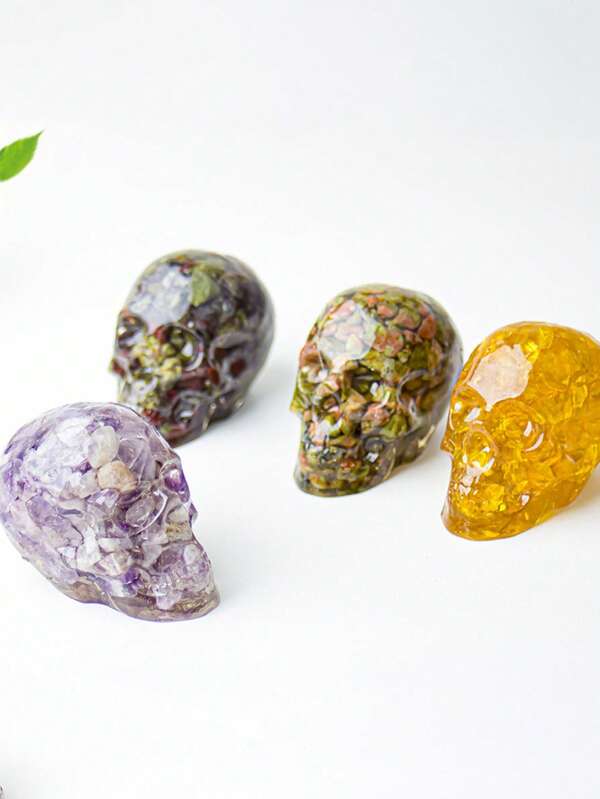 SHEIN1 Piece Of Natural Crystal Carved Therapeutic Skull Jewelry, Suitable For Home Decoration As A Crystal Gift Or As A Pocket Decoration For Therapeutic Meditation Stones, European And American Skull Jewelry, Crystal Crushed Stone Resin, Desktop Decorative Jewelry For Offices, Homes And Living Rooms, Skull Decorative Jewelry, Natural Gemstones Wrapped In Resin, Stone And Resin Materials
