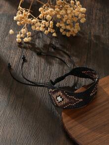 手工制作的波西米亚串珠手链，具有复古风格、哥特式、几何砖缝图案，适合女性日常度假穿着，是多功能的礼物
