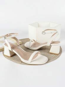 女士米色高跟凉鞋，6厘米粗跟镀层细带凉鞋，舒适工作凉鞋，方头，简约性感