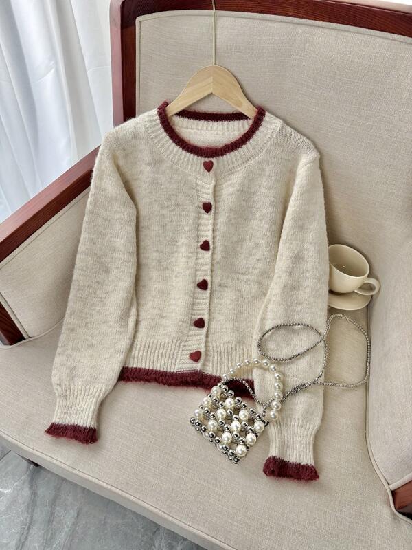 2025 Herbst Neues Design Patchwork Herz Knöpfe Gestrickter Cardigan