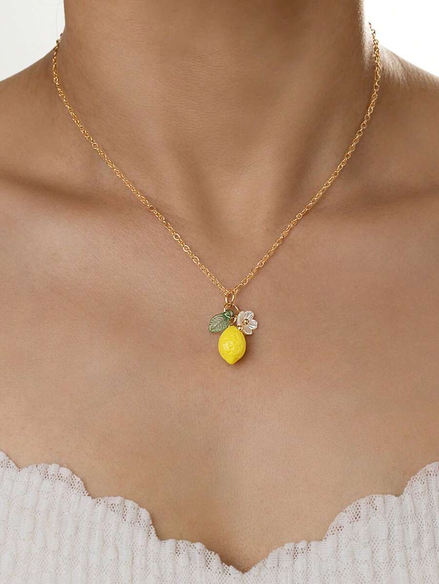 قلادة زهر أبيض، ورق أخضر، شكل ليمون بشكل عصري من البولي رزين قطعة واحدة