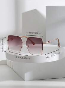 Lunettes de soleil carrées en métal de haute qualité à la mode pour femmes, lunettes de soleil en alliage de cuivre au design polyvalent et décontracté. Parfaites pour toute saison, pour sortir, pour les tenues de plage, de vacances et en cadeau pour la famille et les amis