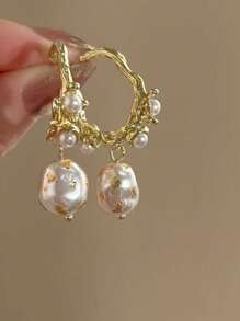 1 par de pendientes de aro con forma de C elegantes y vintage con perlas, adecuados para que las mujeres los usen en cualquier ocasión