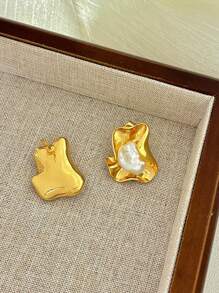 Pleated Wave Pearl Earrings For Women, Lightweight Alloy Minimalist Luxury Earrings