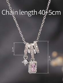 1 件 18K 金不锈钢链式流苏立方体吊坠项链，别致简约的设计，适合女性日常和办公室佩戴，礼物