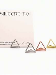 Triangle Card Clip, Mini Desk Card Clip, Photo Clip, Memo Clip, Business Card Clip, Desk Card Clip, Triangle/Heart Shaped Table Number Clip, Wedding Table Card Clip, Mini Business Card Clip, Cutlery Display Rack, Picture Clip, Center Decor, Commemorative Party, Suitable For Wedding, Birthday Party, Office, Dining Table, Menu Clip (Random Color)