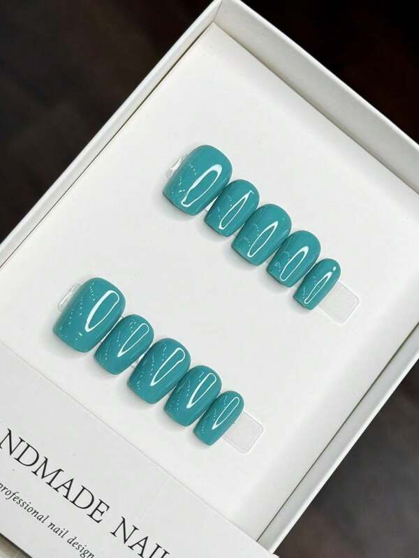 Nuevas uñas postizas hechas a mano para el verano, diseño cuadrado color azul marino sólido