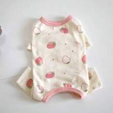 قطعة واحدة من الأرواب القطة والكلب المطبوعة بنمط الفراولة، ملابس أليفة مرنة مناسبة للبومرانين والبشون فريز واليوركي والملطي للارتداء في المنزل أو في الخارج