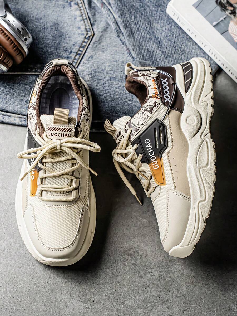 Zapatillas casuales nuevas de 2025 para hombres, transpirables y con parches, de tela de malla con suela gruesa, versátiles y de aspecto robusto