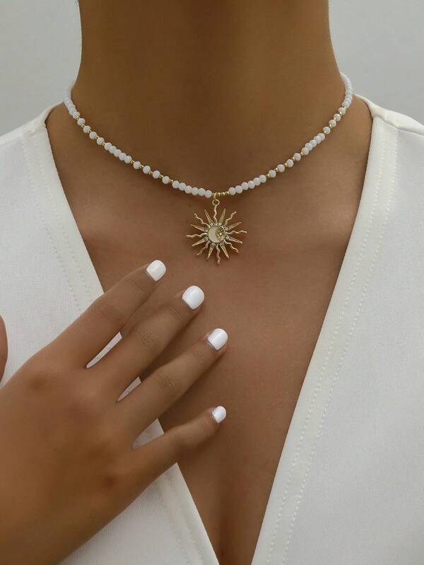 1 Peça Colar Pequeno de Contas na Moda com Pingente de Sol e Lua para Mulheres