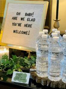 Etichette adesive personalizzabili per bottiglie d'acqua minerale, 500 ml, impermeabili, etichette personalizzate, adatte per decorazioni di celebrazioni, matrimoni, compleanni, feste ed eventi con finitura glitterata, riutilizzabili, bianche con motivo a scacchi, decorazioni per eventi | Etichette glitterate | Etichette adesive, decorazioni per bottiglie d'acqua, adatte per matrimoni, compleanni, affari, di feste, dimensione singola: 21 cm x 5 cm, pronte per un brunch