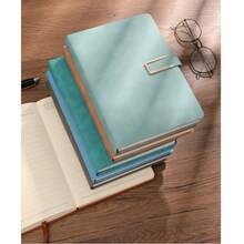 Extra Thick A5 Vintage Notebook With Magnetic Closure – Leatherette Cover, Dated English Pages & Bookmark – Professional Business Journal For Meetings, Office Notes, And College Use - Xanh nhạt Xám - Xem 8