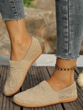 女士夏季鞋轻便米色针织一脚蹬平底休闲运动鞋，百搭橡胶软底舒适女鞋