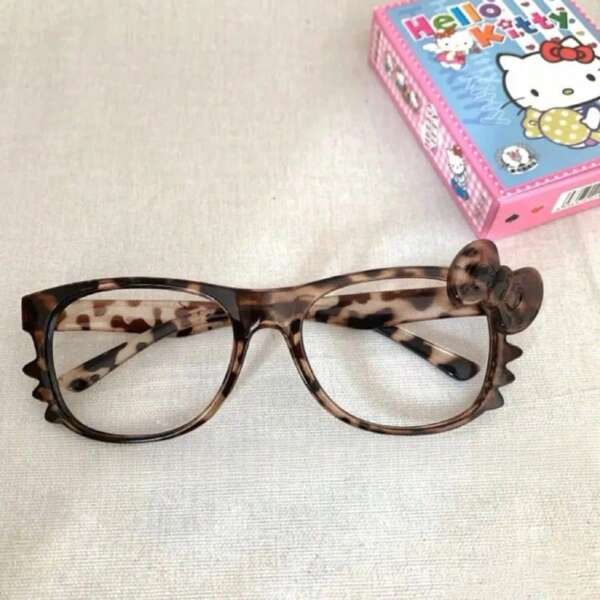 Sanrio 1 pièce Cadre de lunettes décoratif Sanrio Hello chat imprimé léopard, style rétro Y2K mignon. Tenue femme Hello chat, sans besoin de verres, avec des accents floraux. Accessoire de mode parfait.