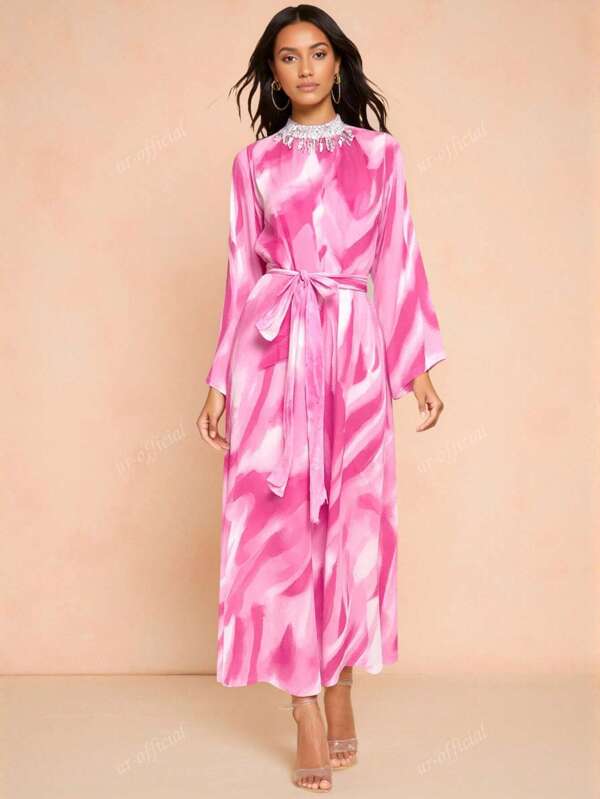 Vestido holgado estilo árabe elegante con cuello alto, empalme de lentejuelas, flecos, estampado de teñido anudado y cinturón