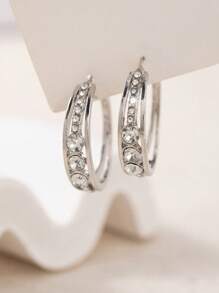 1 paire de boucles d'oreilles créoles élégantes pour femmes avec design circulaire et zircone cubiques intégrés, un accessoire de mode essentiel pour les femmes, convenant pour un usage quotidien, les fêtes et la décoration de mariage