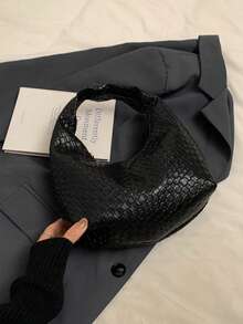 Perfect For Elegant Evening Bags, This Handbag Features An Embossed Floral Texture With A Circular Handle. It Is A Sophisticated And Versatile Accessory Wallet, Ideal For Parties, Gatherings, And Shopping.