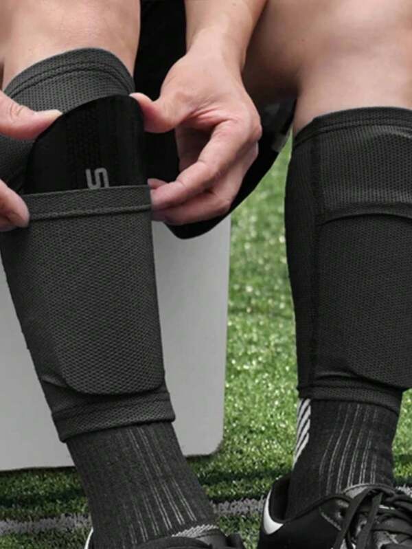 Soccer Shin Guards Football Protectors Pads Adult Teenagers Black Shinguards Set Light Sock Insert Board Training Legging Protective Gear