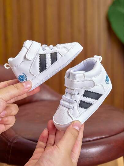 أحذية رياضية كاجوال ناعمة السفلي لا تنزلق لأطفال الحضانة من 0 إلى 1 سنة ، أحذية مشي عصرية للرضع ، مناسبة للأولاد والبنات ، للاستخدام الداخلي والخارجي