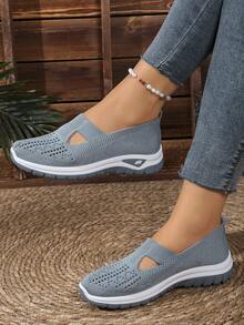 1 Pair Women's Knitted Hollow Slip-On Shoes, Breathable Comfortable Soft Bottom Casual Shoes, Multi-Color Versatile Slouchy Walking Shoes, Recommend Sizing Up For Mom Shoes