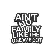 1pc There Is No Family Lapel Pin Like Me. Family Reunion Quotes: Love For Family, Gift Brooch For School And Graduation Seasons, Used For Backpacks, Fashion Accessories, Clothing Decoration, Unique Gifts Backpack For School