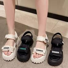 女性のための厚底サンダル 2025 夏の新スタイル多用途スポーツプラットフォームファッションアウタービーチ女性の靴ハイヒールの女性のサンダル - ベージュ - チェックする 7